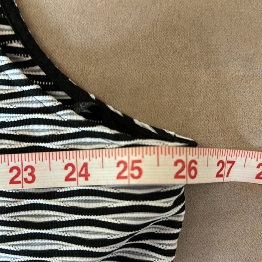 Calvin Klein. Cap sleeve  tunic top. 2XL. Black/White/Grey stripes. - Picture 9 of 9